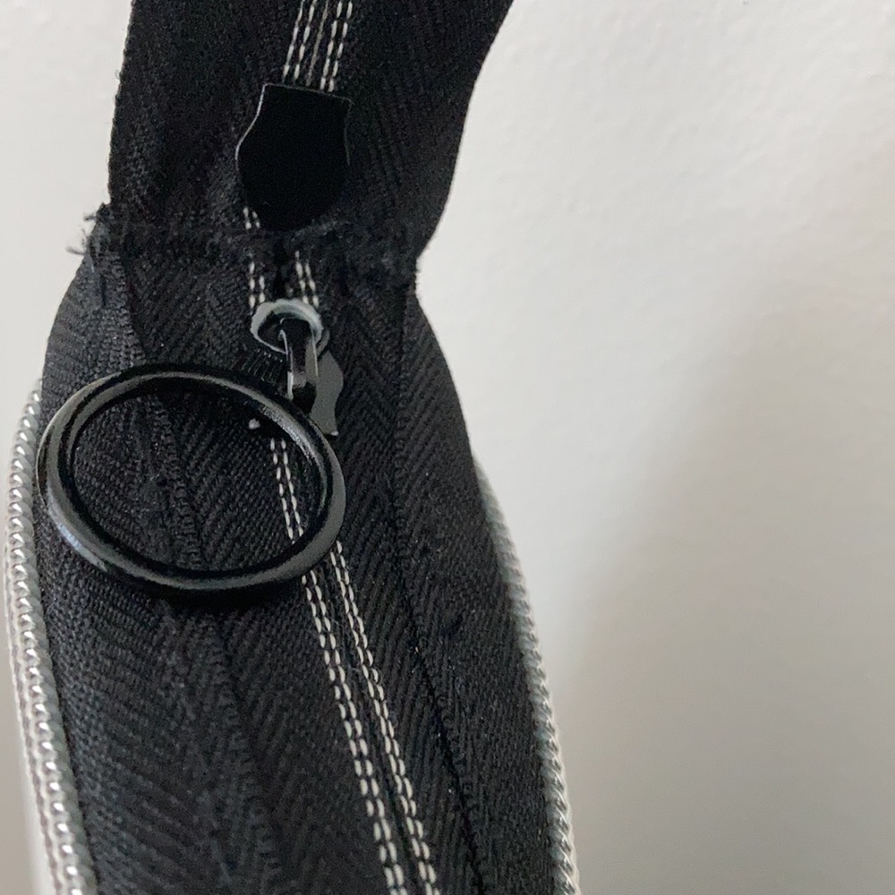 Crossbody Zip bag…. one zipper creates the bag! - Picture 3 of 3